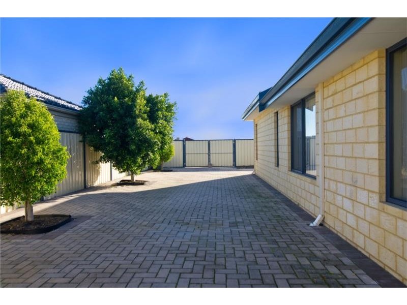 21 Blackford Turn, Success WA 6164