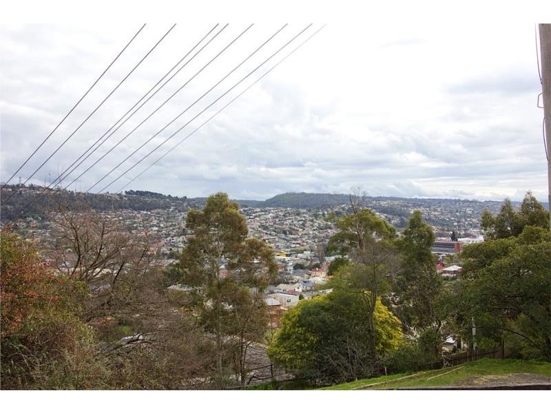 2/9  Eastbourne Street, South Launceston TAS 7249