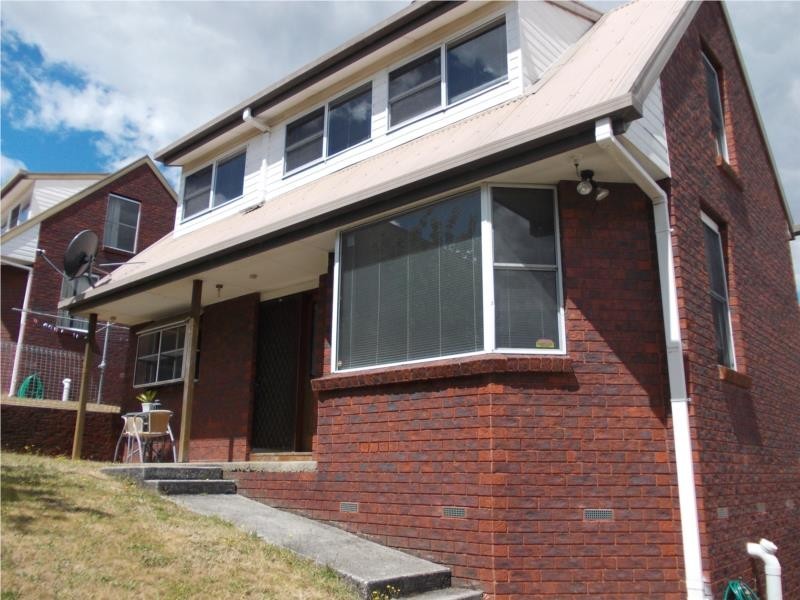 2/9  Eastbourne Street, South Launceston TAS 7249
