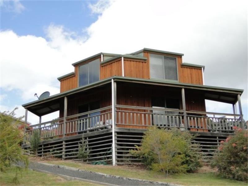 17 Erythos Grove, St Helens TAS 7216