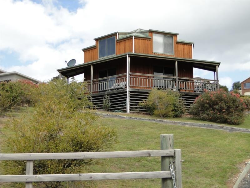 17 Erythos Grove, St Helens TAS 7216