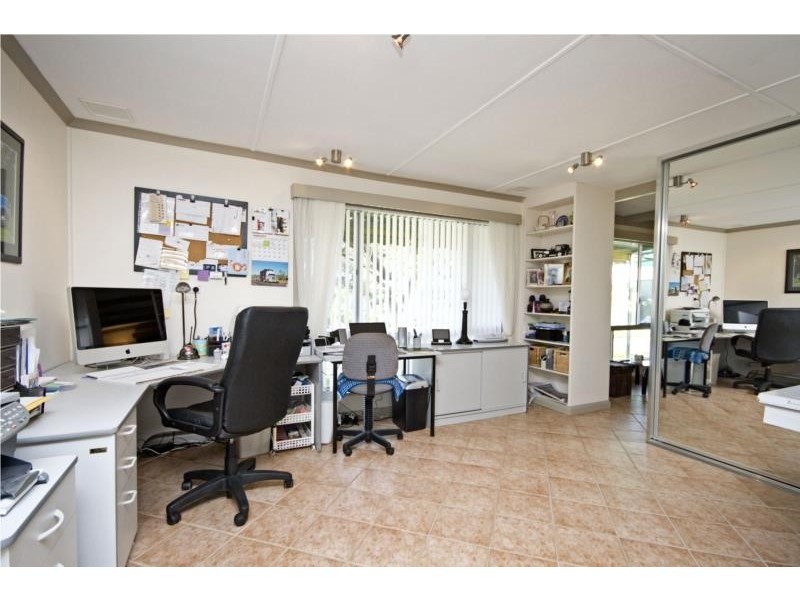 93 Holmes Road, Munster WA 6166