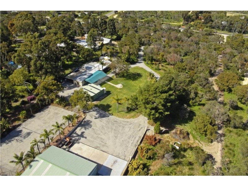 93 Holmes Road, Munster WA 6166