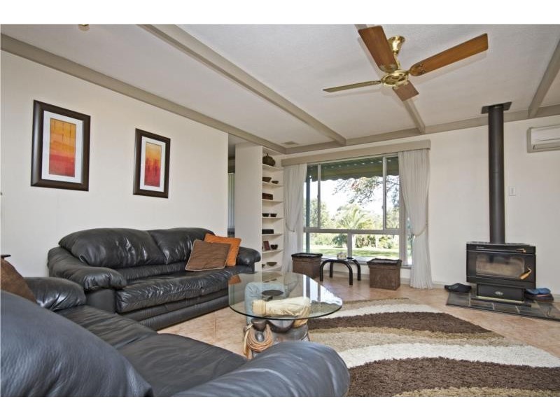 93 Holmes Road, Munster WA 6166