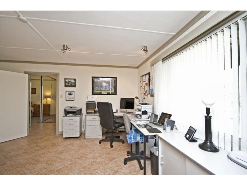 93 Holmes Road, Munster WA 6166