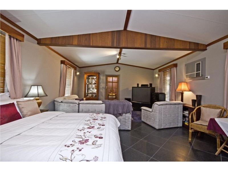 93 Holmes Road, Munster WA 6166