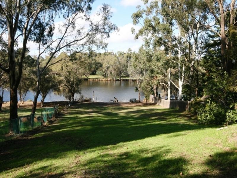 24a Barton Parade, Bassendean WA 6054