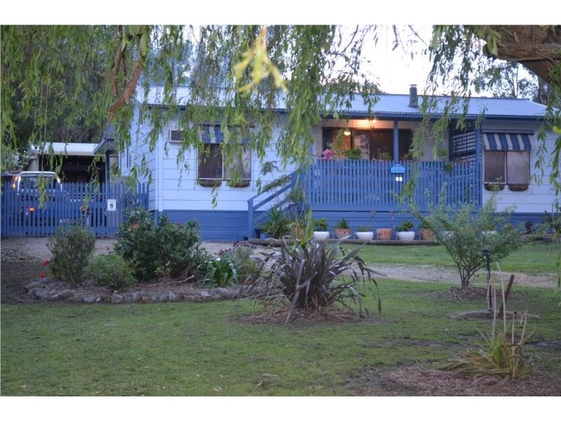 18 Davis Street, Nyora VIC 3987