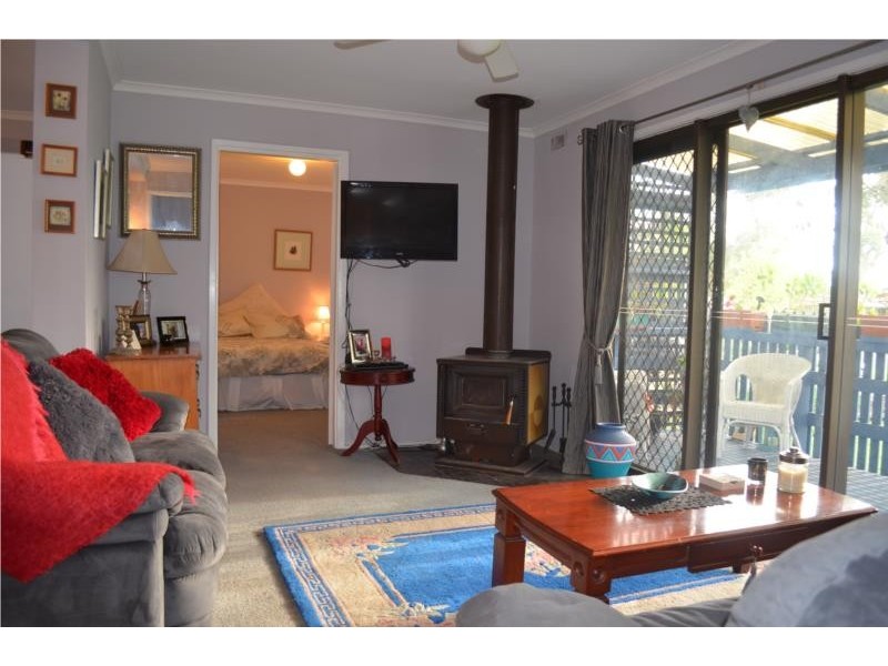 18 Davis Street, Nyora VIC 3987