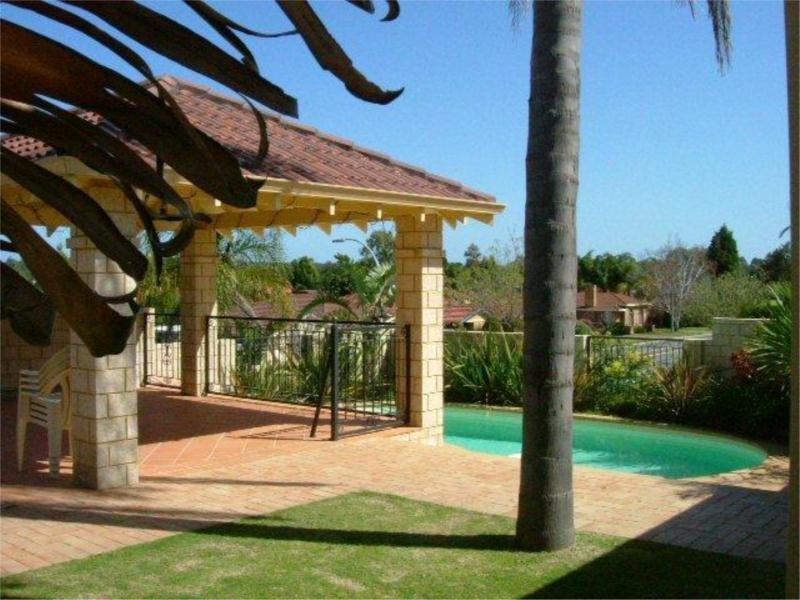 301 Summerlakes Parade, Ballajura WA 6066