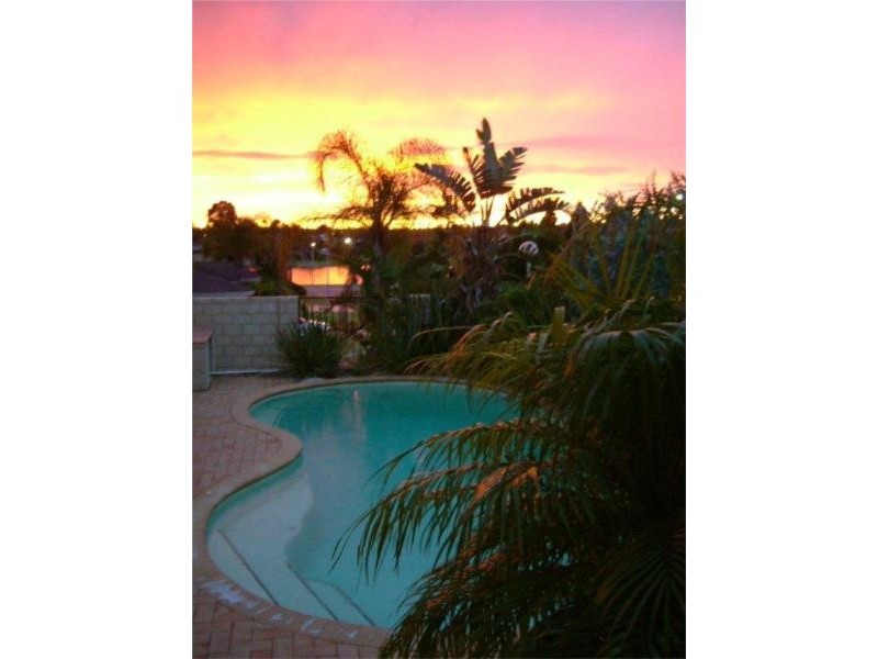 301 Summerlakes Parade, Ballajura WA 6066