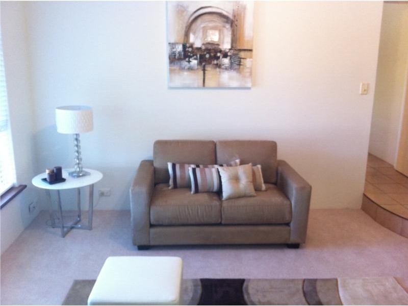 301 Summerlakes Parade, Ballajura WA 6066