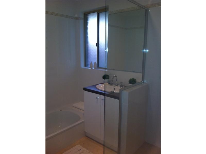 301 Summerlakes Parade, Ballajura WA 6066