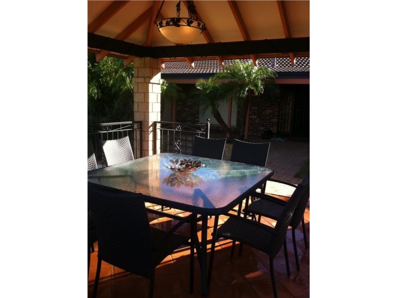 301 Summerlakes Parade, Ballajura WA 6066