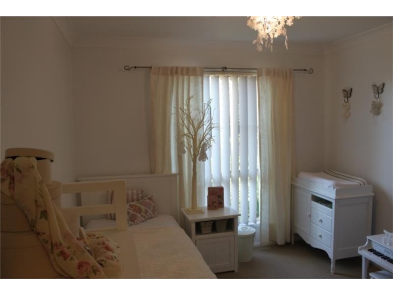 6 Alroe Ct, Kearneys Spring QLD 4350