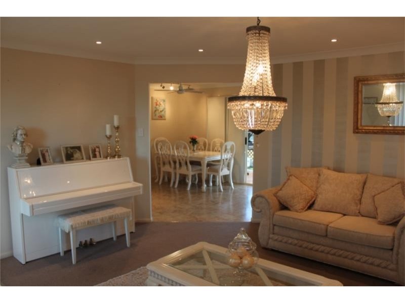 6 Alroe Ct, Kearneys Spring QLD 4350