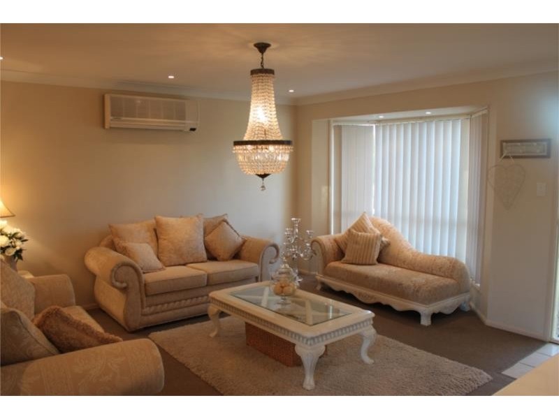 6 Alroe Ct, Kearneys Spring QLD 4350