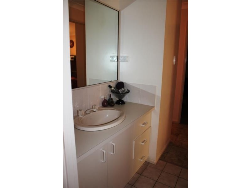 6 Alroe Ct, Kearneys Spring QLD 4350