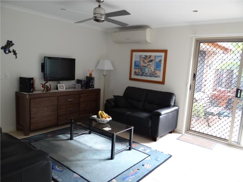 4 Chelsea Place, Robina QLD 4226