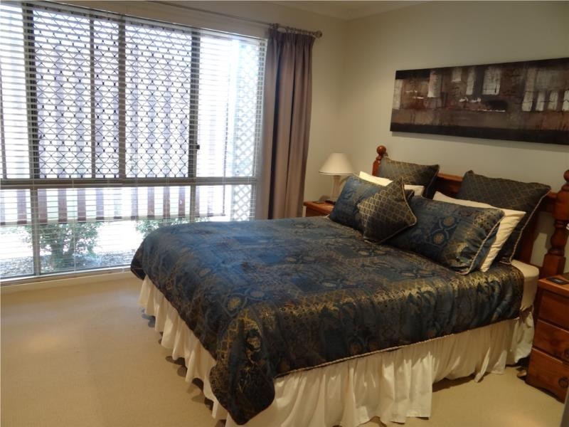 4 Chelsea Place, Robina QLD 4226