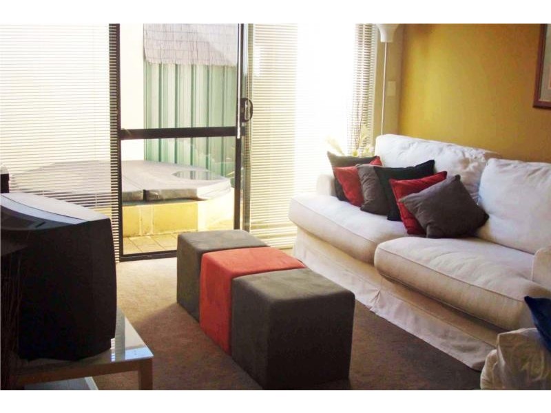 70 Grand Parade, Redcliffe WA 6104