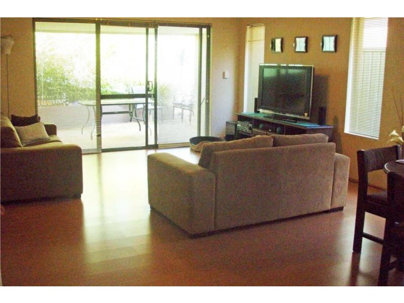 70 Grand Parade, Redcliffe WA 6104