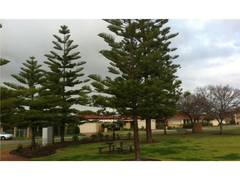 70 Grand Parade, Redcliffe WA 6104