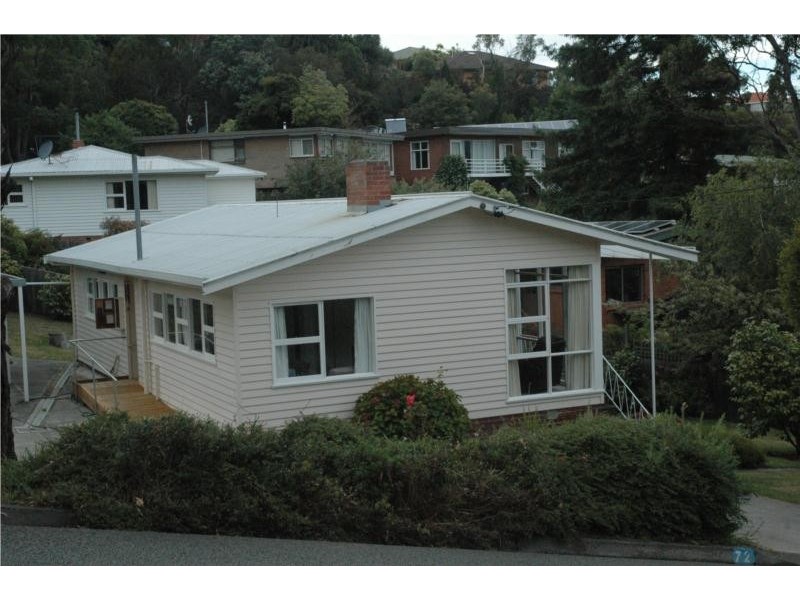 72 Begonia Street, Lindisfarne TAS 7015