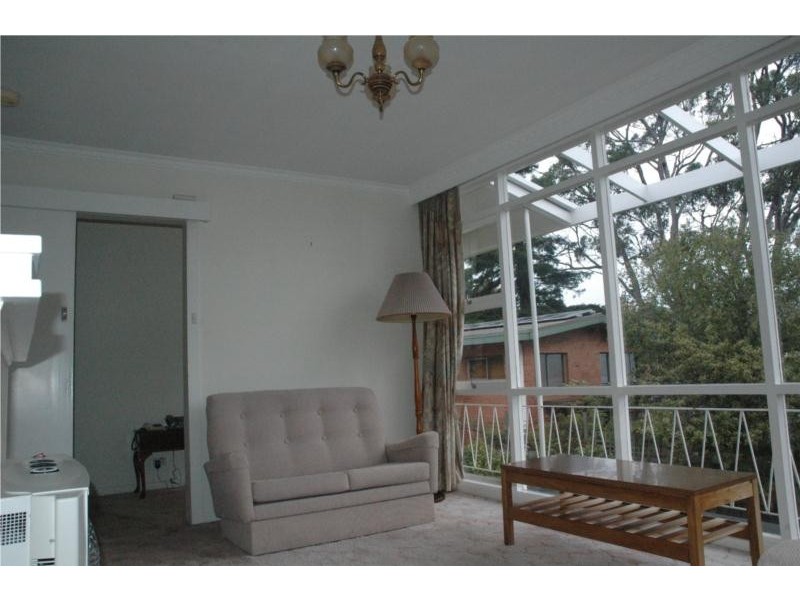 72 Begonia Street, Lindisfarne TAS 7015