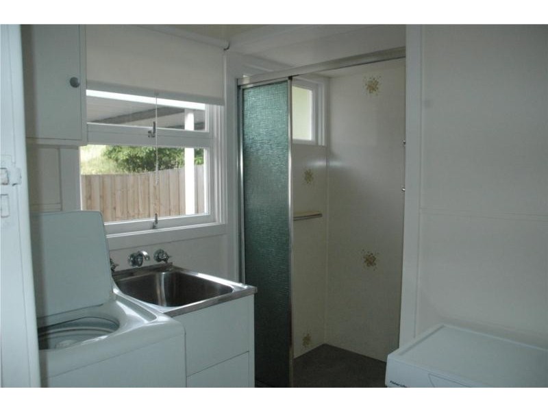 72 Begonia Street, Lindisfarne TAS 7015