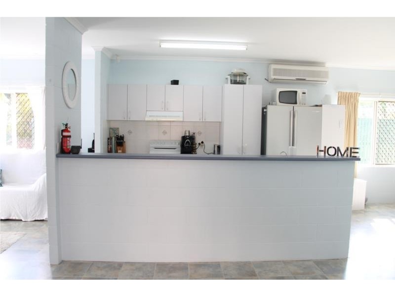 8 Rafferty Street, White Rock QLD 4868