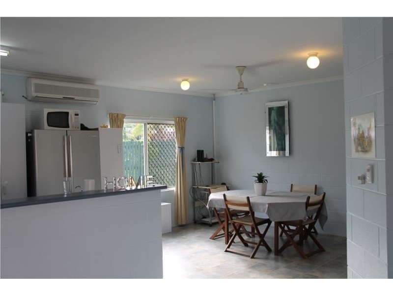 8 Rafferty Street, White Rock QLD 4868