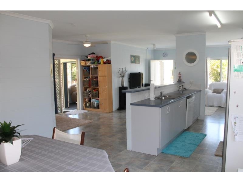 8 Rafferty Street, White Rock QLD 4868