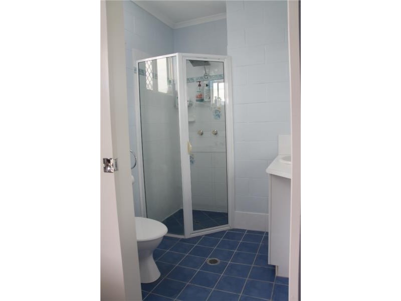 8 Rafferty Street, White Rock QLD 4868