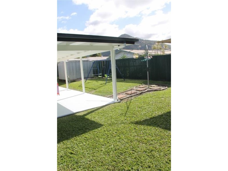 8 Rafferty Street, White Rock QLD 4868