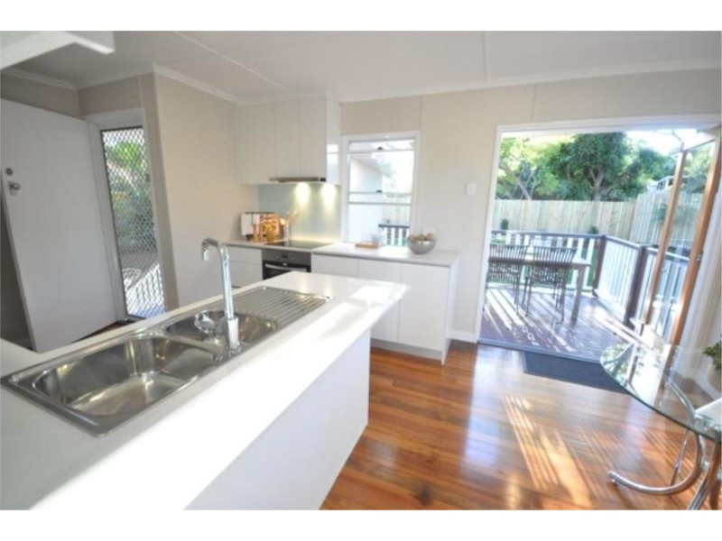 22 POND STREET, Mount Gravatt East QLD 4122