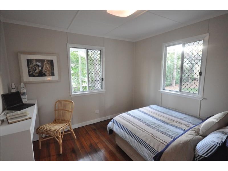 22 POND STREET, Mount Gravatt East QLD 4122