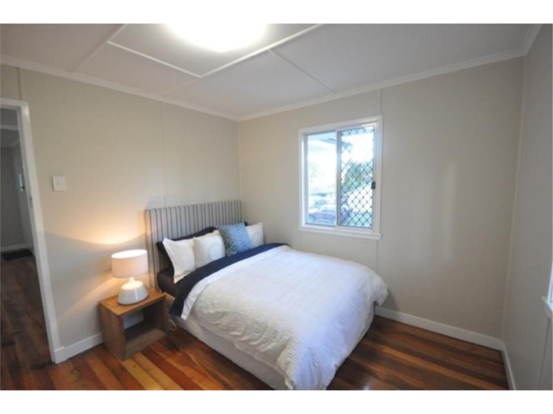 22 POND STREET, Mount Gravatt East QLD 4122