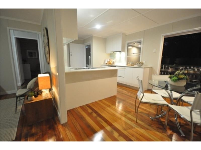 22 POND STREET, Mount Gravatt East QLD 4122