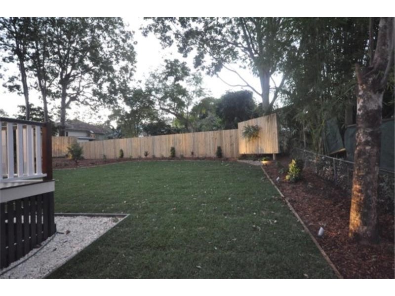 22 POND STREET, Mount Gravatt East QLD 4122