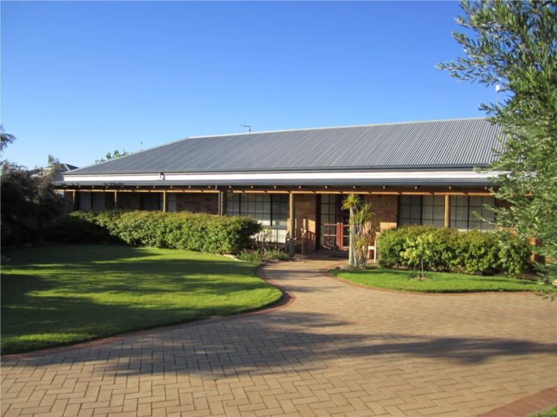 8 Dray Place, Lancelin WA 6044