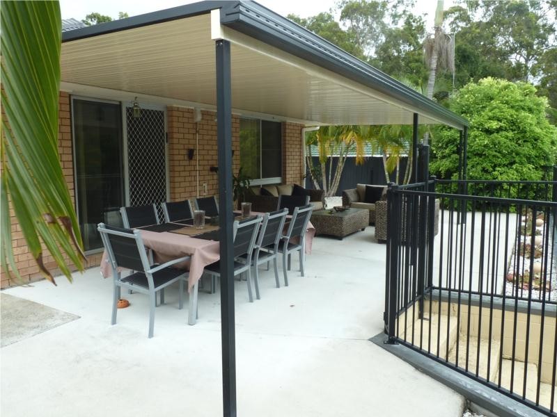 8 Dromana Crescent, Helensvale QLD 4212