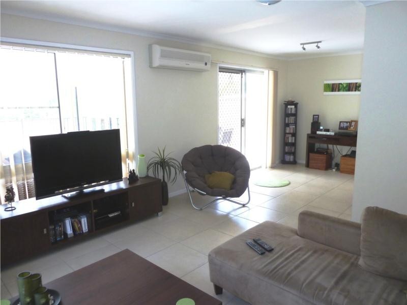 8 Dromana Crescent, Helensvale QLD 4212