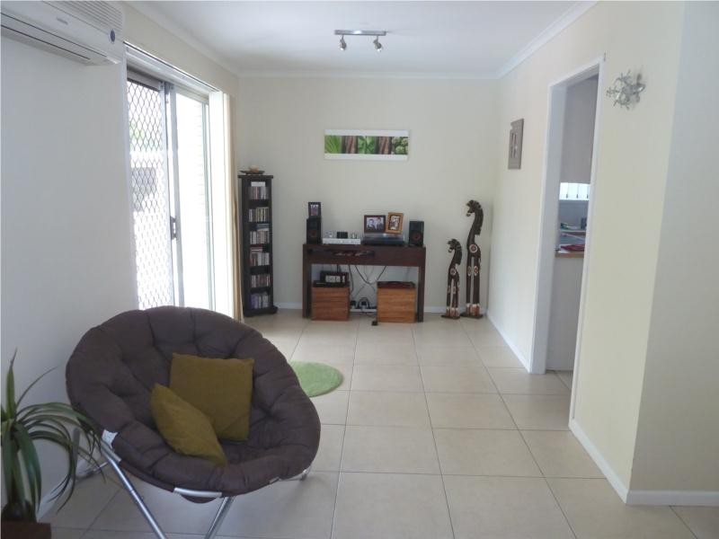 8 Dromana Crescent, Helensvale QLD 4212