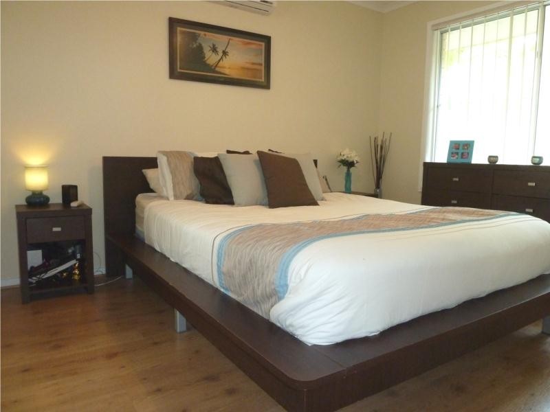 8 Dromana Crescent, Helensvale QLD 4212