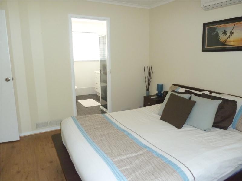 8 Dromana Crescent, Helensvale QLD 4212