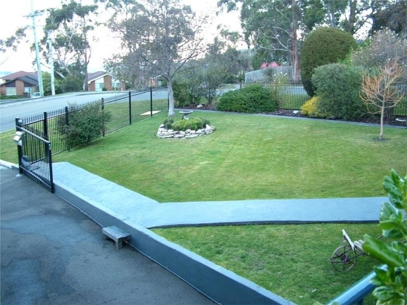 8 Tangara Road, Mount Nelson TAS 7007