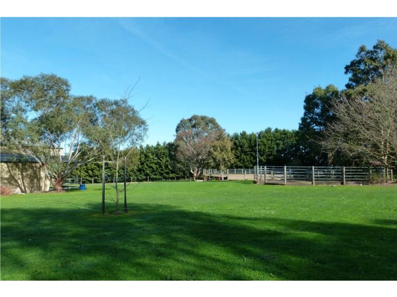 410 Old Sale Road, Drouin West VIC 3818