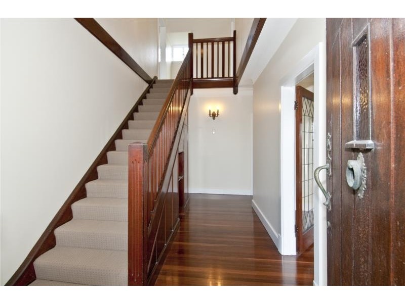 499 Old Cleveland Road, Camp Hill QLD 4152