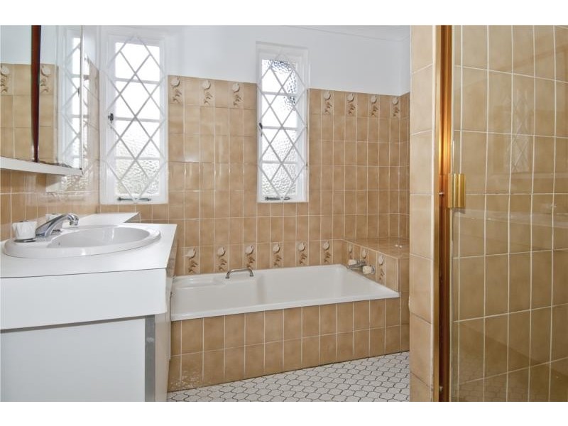 499 Old Cleveland Road, Camp Hill QLD 4152